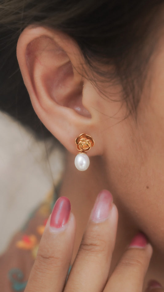 TITIAN JEWELRY - Peony Earstud with Pearl