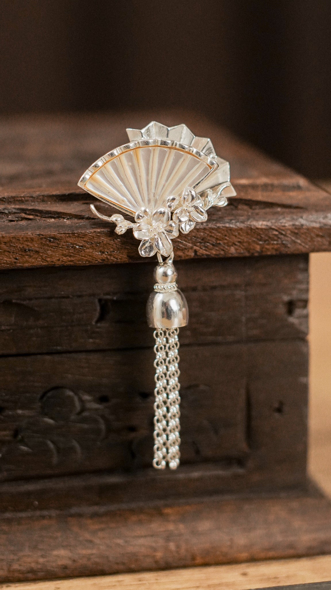 Kipas Brooch with Mother of Pearl