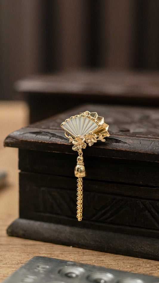 Kipas Brooch with Mother of Pearl
