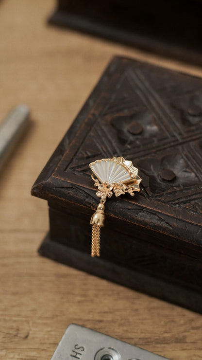 Kipas Brooch with Mother of Pearl