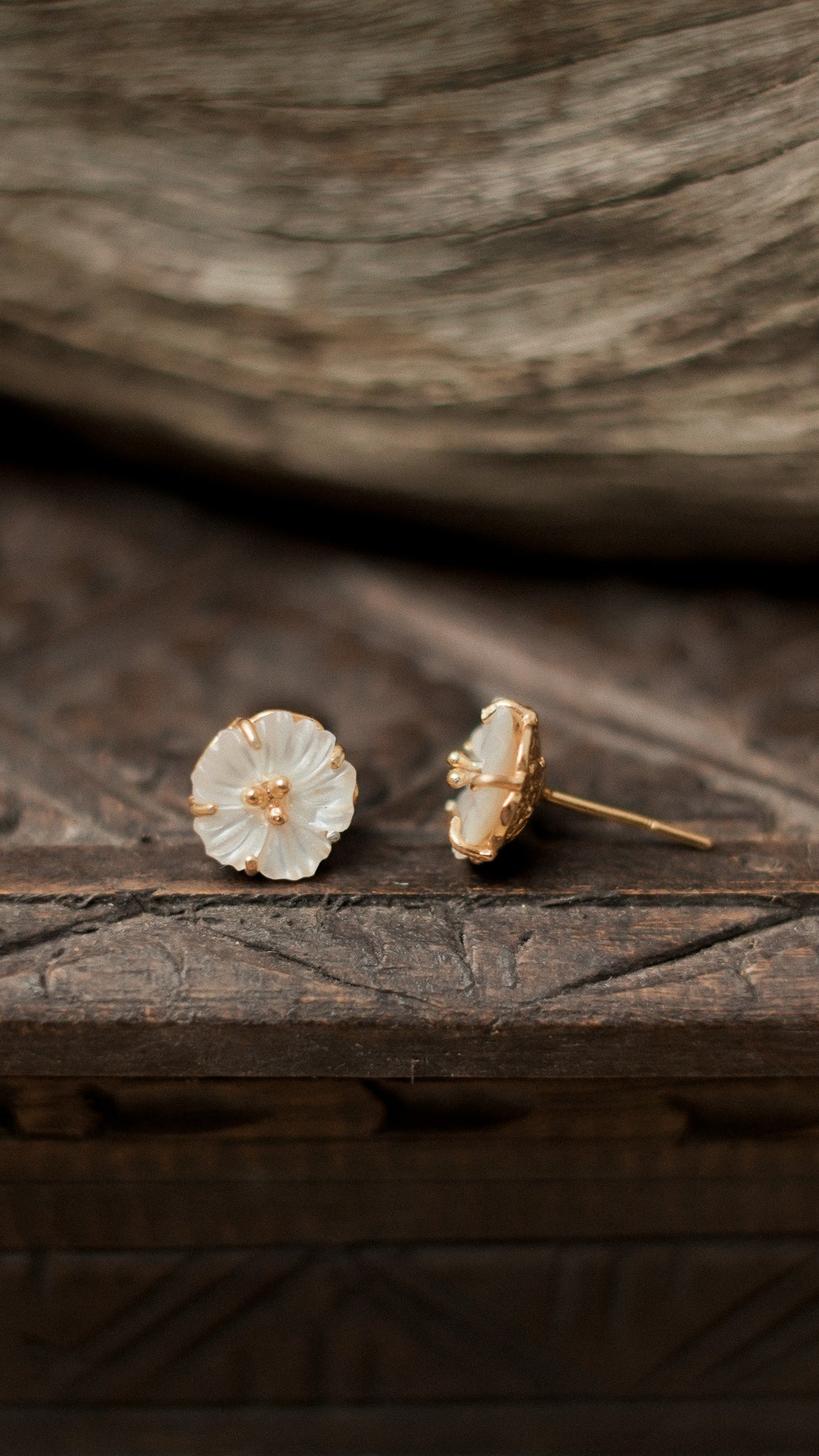 Hibiscus Earstud with Mother of Pearl