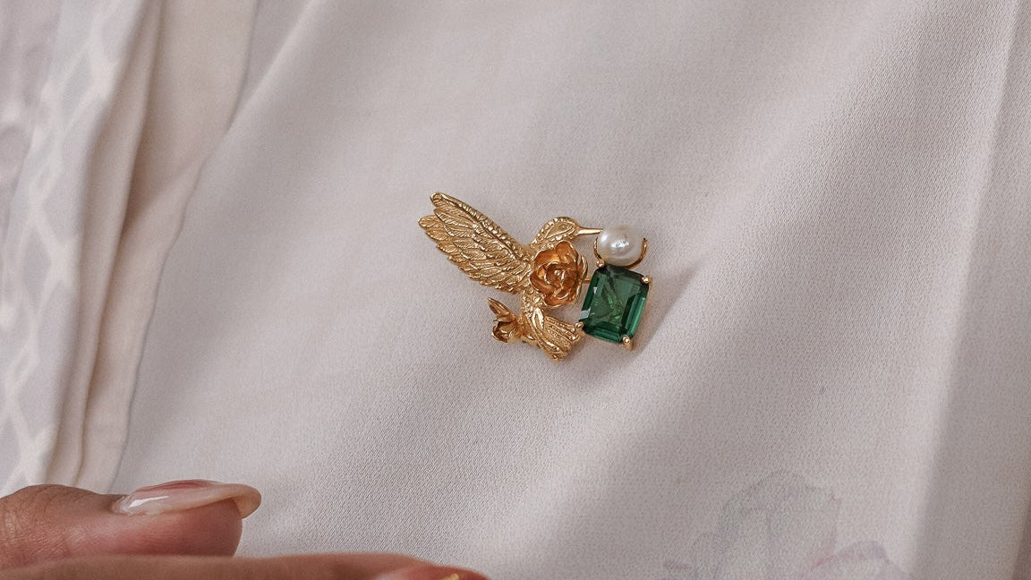 Hummingbird Brooch with Green Quartz